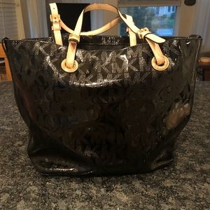 BLACK MICHAEL KORS BAG